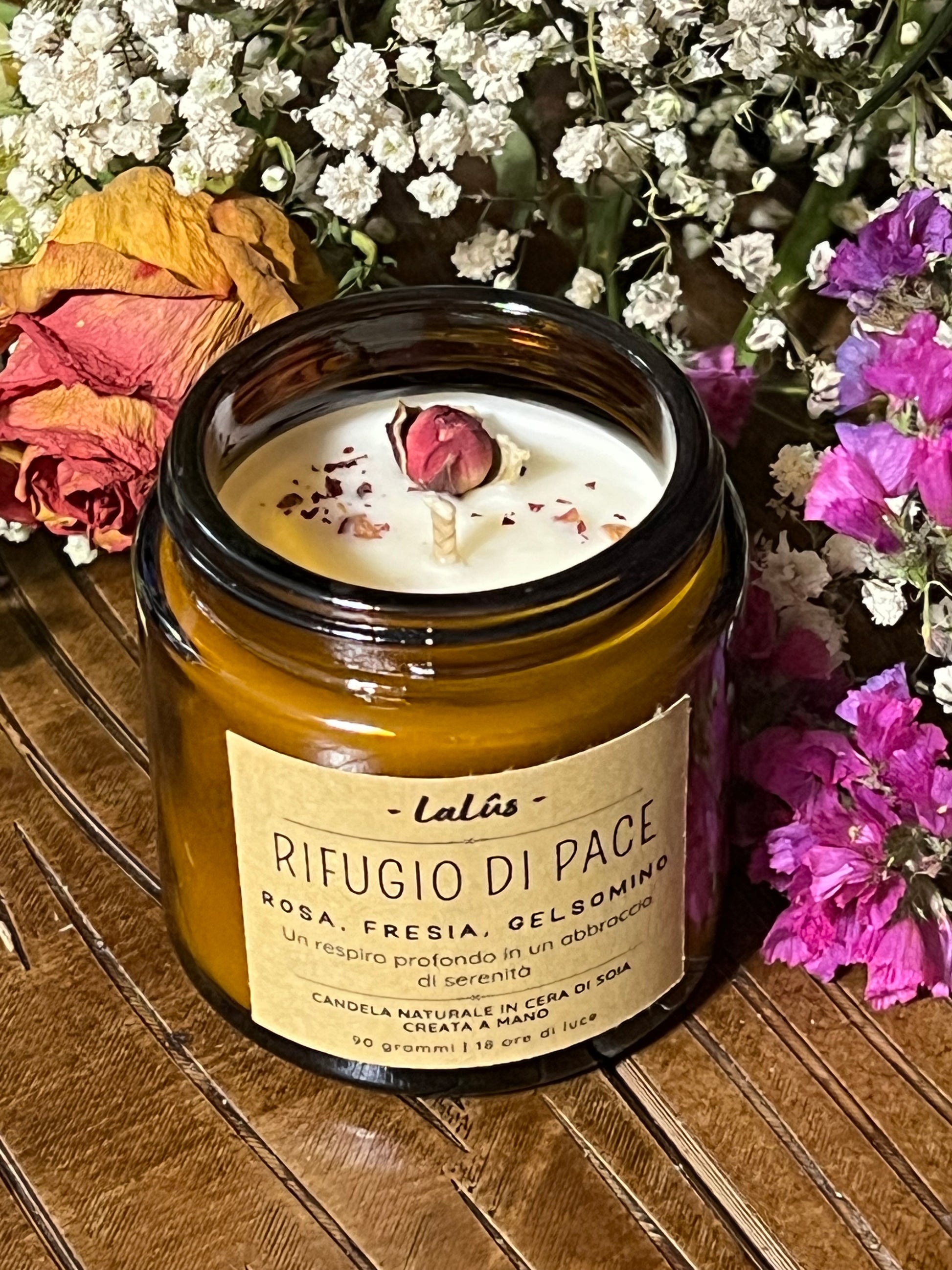 Candela floreale artigianale Rifugio di Pace con rosa, fresia e gelsomino LaLûs